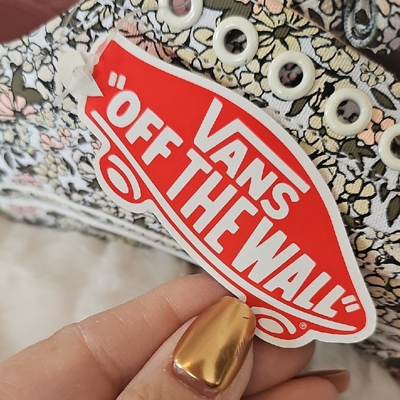 Vans Multicolor Floral Sneakers - Picture 3 of 12